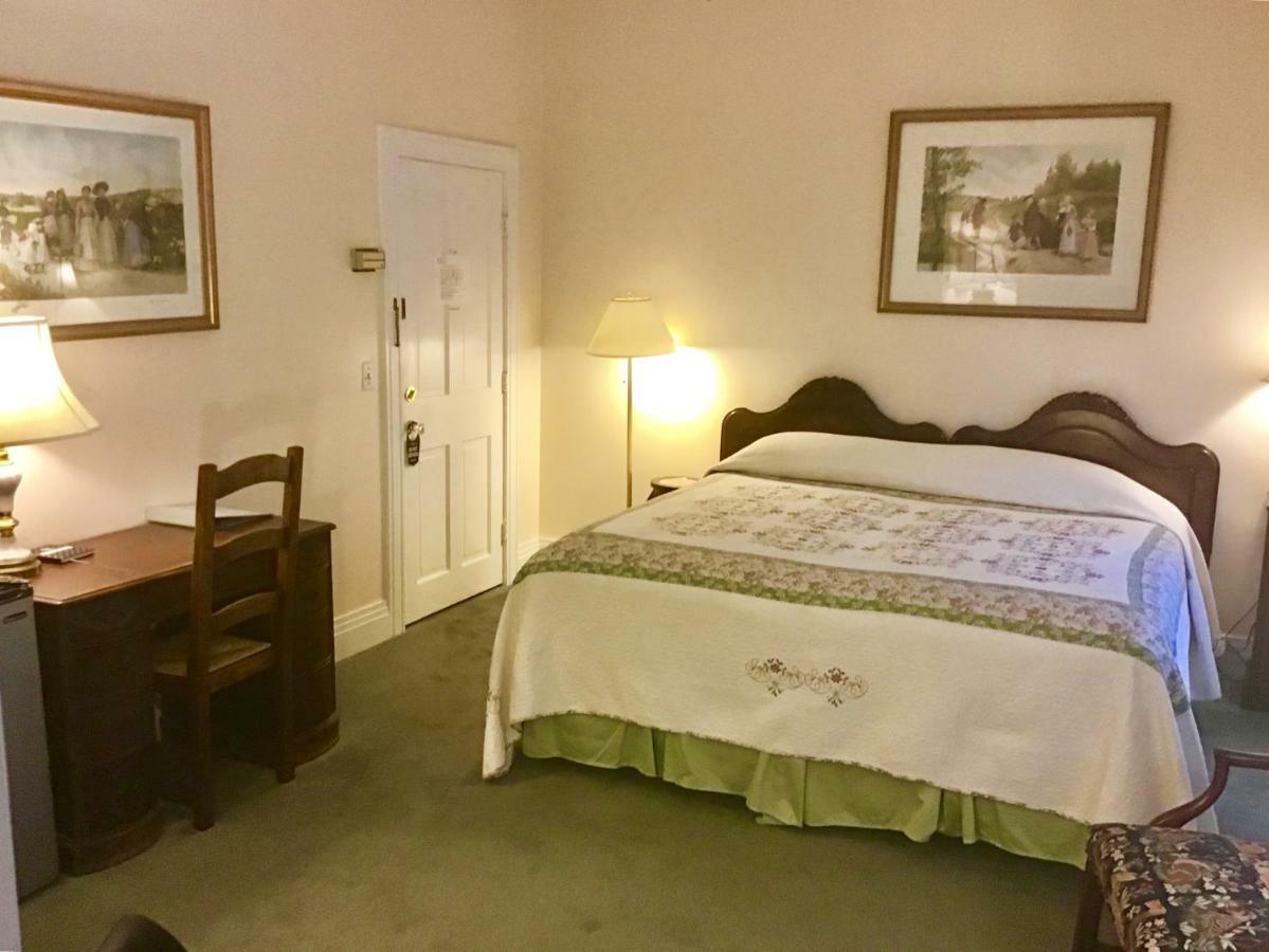 Lodging At The Imperial Hotel Chestertown Bagian luar foto